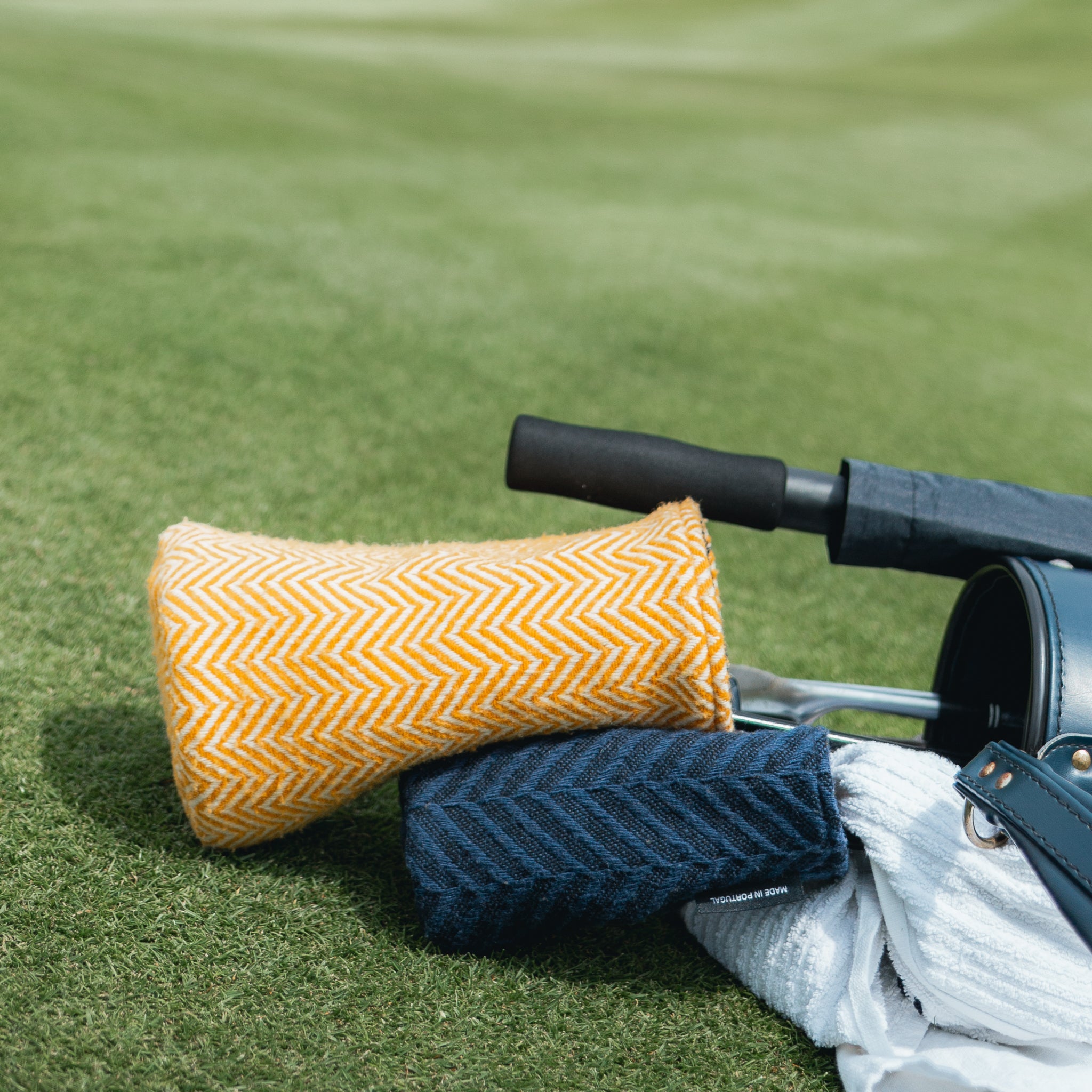 Espiga Black & Blue Headcover – Mogshade