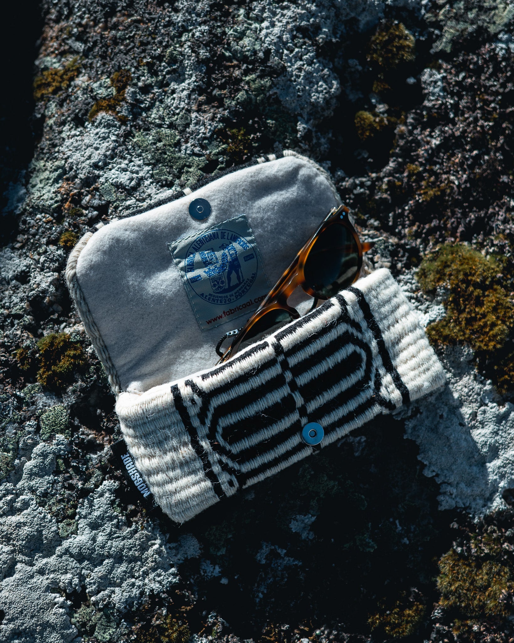 Crow Glasses Case - Mogshade